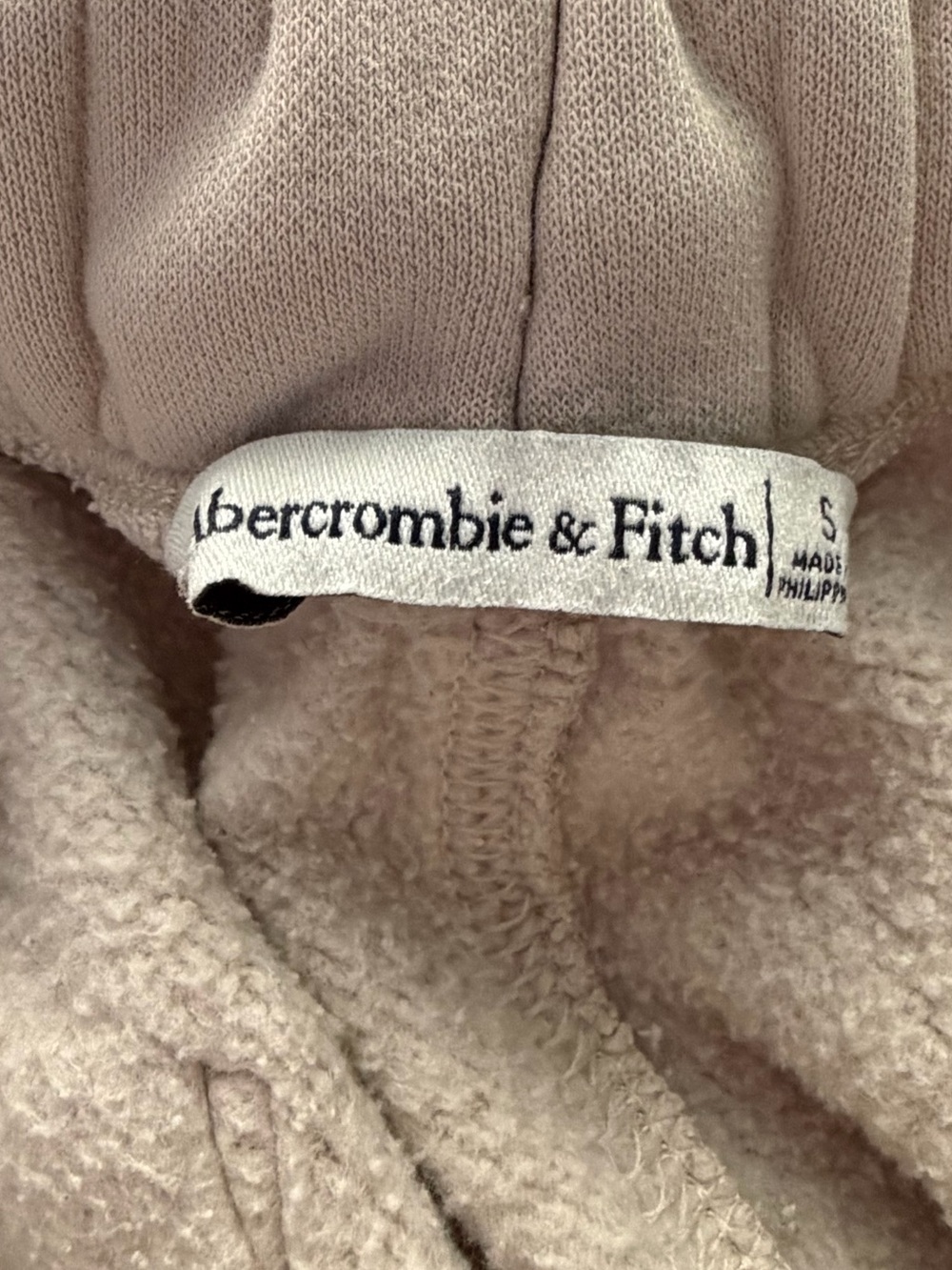 Abercrombie & Fitch Essential Oversized Sunday Sweatpants in Cream - Picture 9 of 10